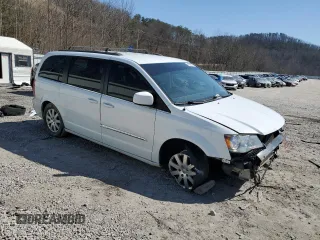 2015 Chrysler Town & Country Touring with VIN 2C4RC1BG4FR601313, listed as a Copart auction lot 48514685 with 186,328 mi miles and Salvage Title. Bid and sale history available at carsss.com. Image 4.