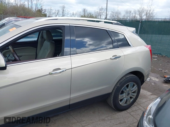 2010 Cadillac SRX Luxury Collection with VIN 3GYFNAEY1AS622854, listed as a IAAI auction lot 41974137 with 137,425 mi miles. Bid and sale history available at carsss.com. Image 14.