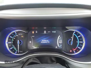 2018 Chrysler Pacifica Hybrid Touring Plus с VIN 2C4RC1H70JR187642, выставлен на аукционе IAAI как лот 42568596 с пробегом 48 907 миль миль и . История ставок и продаж доступна на DreamBid. Изображение 7.