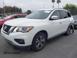 2018 Nissan Pathfinder SV z VIN 5N1DR2MMXJC663829, wystawiony jako IAAI lot #42083443 z przebiegiem 94 027 mil mil oraz . Historia ofert i sprzedaży dostępna na DreamBid. Obrazek 19.