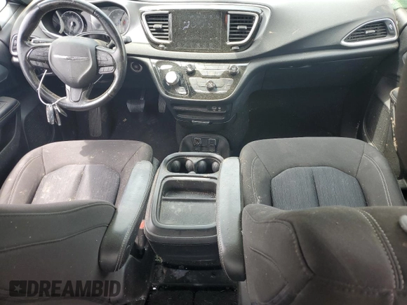 2020 Chrysler Pacifica Touring with VIN 2C4RC1FGXLR149096, listed as a Copart auction lot 53756505 with 220,515 mi miles and Salvage title. Bid and sale history available at DreamBid. Image 8.