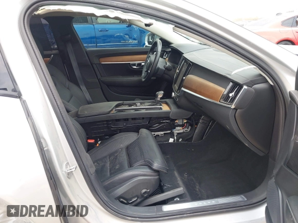 2020 Volvo S90 Inscription with VIN LVYA22ML0LP178025, listed as a IAAI auction lot 39736612 with 35,972 mi miles. Bid and sale history available at carsss.com. Image 5.