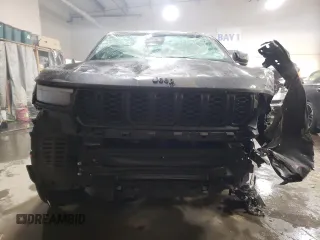 2024 Jeep Grand Cherokee Altitude X with VIN 1C4RJHAG3RC112415, listed as a Copart auction lot 83643914 with 10,776 mi miles and Salvage title. Bid and sale history available at DreamBid. Image 5.