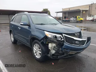 2015 Kia Sorento LX with VIN 5XYKT4A63FG590482, listed as a IAAI auction lot 41477333 with 207,079 mi miles. Bid and sale history available at carsss.com. Image 1.