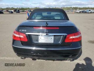 2013 Mercedes-Benz E 350 z VIN WDDKK5KF9DF185188, wystawiony jako Copart lot #52622995 z przebiegiem 89 391 mil mil oraz Szkoda całkowita • Salvage title. Historia ofert i sprzedaży dostępna na DreamBid. Obrazek 6.