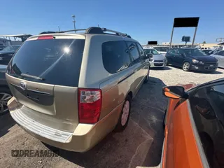 2008 Kia Sedona LX with VIN KNDMB233X86193585, listed as a Copart auction lot 76317824 with 251,186 mi miles and Clean Title. Bid and sale history available at carsss.com. Image 4.