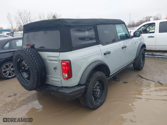 2023 Ford Bronco with VIN 1FMDE5BH4PLB16762, listed as a IAAI auction lot 41918584 with 32,527 mi miles. Bid and sale history available at carsss.com. Image 4.