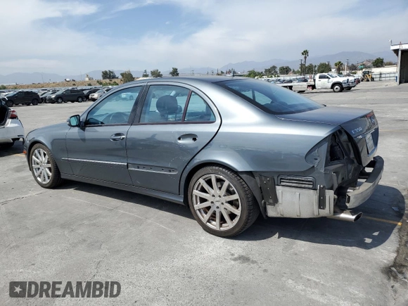 2008 Mercedes-Benz E 350 Luxury z VIN WDBUF56X98B359198, wystawiony jako Copart lot #57625445 z przebiegiem 69 973 mil mil oraz Szkoda całkowita • Salvage title. Historia ofert i sprzedaży dostępna na DreamBid. Obrazek 2.
