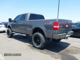 2007 Ford F-150 XLT с VIN 1FTPW14547KD05704, выставлен на аукционе IAAI как лот 42477549 с пробегом 303 039 миль миль и . История ставок и продаж доступна на DreamBid. Изображение 3.