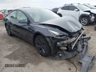 2022 Tesla Model 3 Long Range z VIN 5YJ3E1EB8NF315359, wystawiony jako IAAI lot #42035599 z przebiegiem 54 974 mil mil oraz . Historia ofert i sprzedaży dostępna na DreamBid. Obrazek 1.