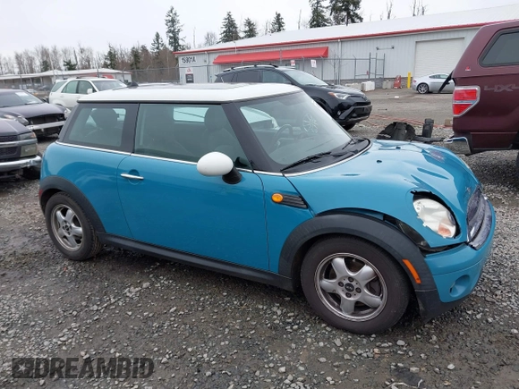 2009 MINI Cooper Hardtop with VIN WMWMF33569TW70413, listed as a IAAI auction lot 41776589 with 85,394 mi miles. Bid and sale history available at carsss.com. Image 13.