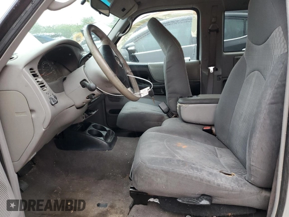 2003 Mazda B-Series Truck DS z VIN 4F4YR16V03TM05710, wystawiony jako Copart lot #54114605 z przebiegiem 187 857 mil mil oraz Szkoda całkowita • Salvage title. Historia ofert i sprzedaży dostępna na DreamBid. Obrazek 7.
