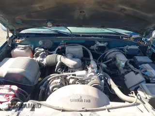 1996 GMC Suburban with VIN 1GDEC16R5TJ742543, listed as a IAAI auction lot 41910103 with 159,469 mi miles and . Bid and sale history available at DreamBid. Image 10.