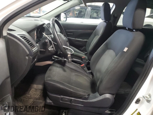 2014 Mitsubishi Outlander SE z VIN 4A4AR4AU6EE026656, wystawiony jako Copart lot #52806745 z przebiegiem 177 933 mil mil oraz Szkoda całkowita • Salvage title. Historia ofert i sprzedaży dostępna na DreamBid. Obrazek 7.