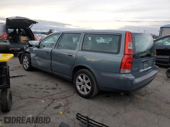 2004 Volvo V70 with VIN YV1SW59V842399389, listed as a Copart auction lot 85686774 with 135,634 mi miles and Salvage Title. Bid and sale history available at carsss.com. Image 2.