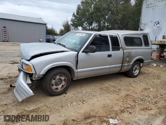 1996 GMC Sonoma SLS with VIN 1GTCS1941TK512832, listed as a Copart auction lot 41827605 with 95,878 mi miles and Salvage Title. Bid and sale history available at carsss.com. Image 1.