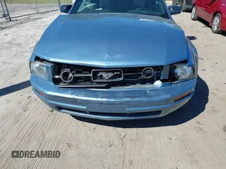 2007 Ford Mustang Deluxe with VIN 1ZVHT84N475331835, listed as a IAAI auction lot 41808427 with 154,968 mi miles and . Bid and sale history available at carsss.com. Image 6.
