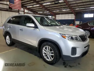 2015 Kia Sorento LX with VIN 5XYKTCA60FG593933, listed as a Copart auction lot 50610885 with 293,416 mi miles and Clean Title. Bid and sale history available at DreamBid. Image 4.