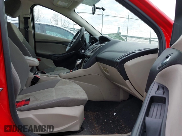 2013 Ford Focus SE with VIN 1FADP3F27DL261790, listed as a IAAI auction lot 42032822 with 80,585 mi miles. Bid and sale history available at carsss.com. Image 5.