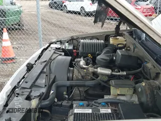 1999 Chevrolet Silverado 2500 с VIN 1GCGC24R2XF004021, выставлен на аукционе IAAI как лот 42436623 с пробегом 247 904 миль миль и . История ставок и продаж доступна на DreamBid. Изображение 19.