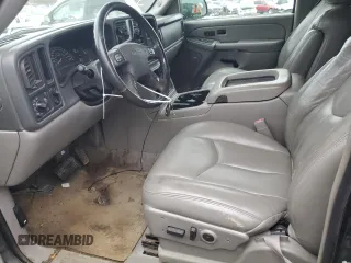2005 GMC Yukon SLT z VIN 1GKEC13T35J119126, wystawiony jako Copart lot #47849455 z przebiegiem 301 785 mil mil oraz Szkoda całkowita • Salvage title. Historia ofert i sprzedaży dostępna na DreamBid. Obrazek 7.