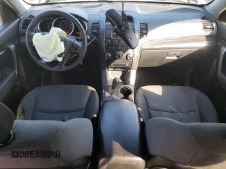 2013 Kia Sorento LX с VIN 5XYKT3A69DG423616, выставлен на аукционе Copart как лот 42883765 с пробегом 207 984 миль миль и Списание • Salvage title. История ставок и продаж доступна на DreamBid. Изображение 8.