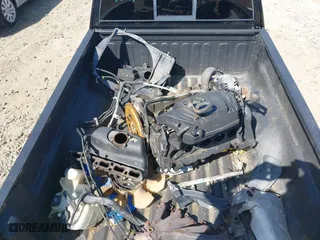 2005 Chevrolet Colorado LS Z71 with VIN 1GCDT196058143772, listed as a IAAI auction lot 41956514 with 1 mi miles. Bid and sale history available at carsss.com. Image 12.
