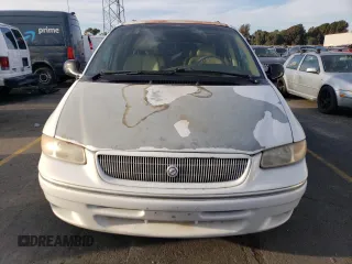 1996 Chrysler Town & Country LXi with VIN 1C4GP64L8TB423564, listed as a Copart auction lot 76068213 with 288,588 mi miles and Clean Title. Bid and sale history available at carsss.com. Image 5.