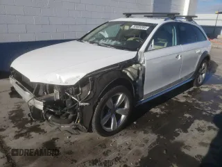 2015 Audi allroad Premium Plus with VIN WA1UFAFL0FA038560, listed as a Copart auction lot 82605264 with 128,158 mi miles and Salvage Title. Bid and sale history available at carsss.com. Image 1.