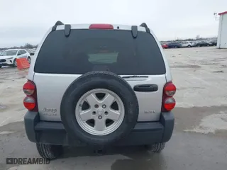2007 Jeep Liberty Sport with VIN 1J4GL48K67W545074, listed as a IAAI auction lot 41592858 with 87,223 mi miles. Bid and sale history available at carsss.com. Image 16.