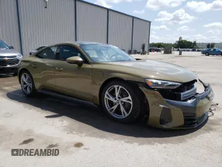 2022 Audi e-tron GT Prestige z VIN WAUDJBFW7N7009179, wystawiony jako Copart lot #53146264 z przebiegiem 17 798 mil mil oraz . Historia ofert i sprzedaży dostępna na DreamBid. Obrazek 4.