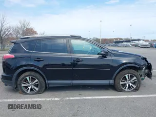 2018 Toyota RAV4 XLE with VIN 2T3RFREV0JW786393, listed as a IAAI auction lot 41997778 with 44,666 mi miles. Bid and sale history available at carsss.com. Image 13.