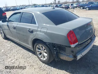 2019 Chrysler 300 Touring with VIN 2C3CCAAG0KH564997, listed as a IAAI auction lot 41852876 with 39,219 mi miles. Bid and sale history available at carsss.com. Image 3.