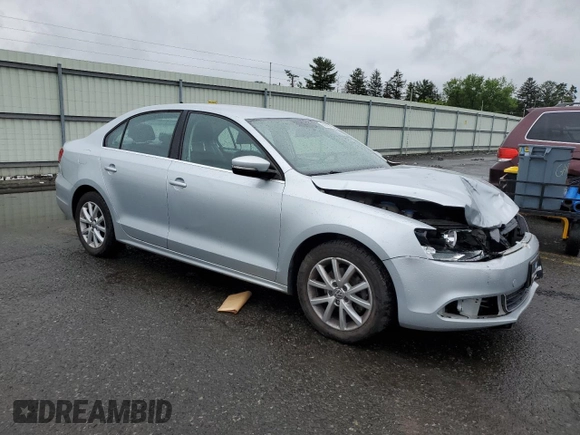 2013 Volkswagen Jetta SE with VIN 3VWDP7AJ9DM448489, listed as a Copart auction lot 62683725 with 178,931 mi miles and Salvage title. Bid and sale history available at DreamBid. Image 4.