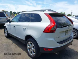 2013 Volvo XC60 3.2L z VIN YV4952DL7D2429586, wystawiony jako IAAI lot #42299502 z przebiegiem 101 249 mil mil oraz . Historia ofert i sprzedaży dostępna na DreamBid. Obrazek 3.