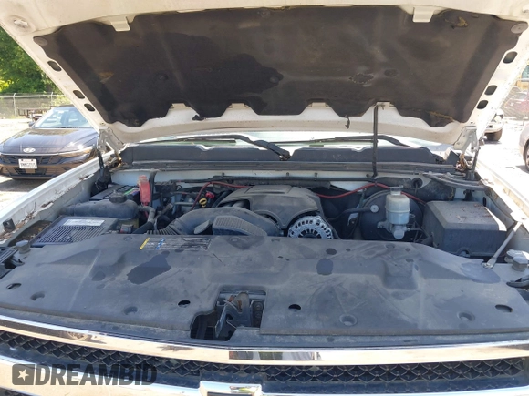 2007 Chevrolet Silverado 1500 LT w/2LT with VIN 2GCEC19JX71663055, listed as a IAAI auction lot 42192320 with 164,964 mi miles. Bid and sale history available at carsss.com. Image 10.