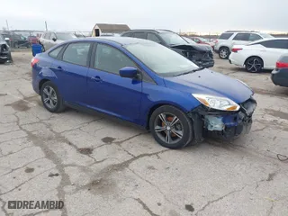 2012 Ford Focus SE with VIN 1FAHP3F21CL233001, listed as a IAAI auction lot 41062112 with 166,408 mi miles. Bid and sale history available at carsss.com. Image 1.