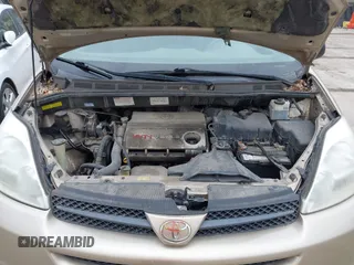 2004 Toyota Sienna CE with VIN 5TDZA23C94S043521, listed as a IAAI auction lot 41717330 with 369,802 mi miles. Bid and sale history available at carsss.com. Image 10.