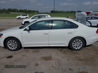 2014 Volkswagen Passat S с VIN 1VWAT7A34EC061268, выставлен на аукционе IAAI как лот 42288756 с пробегом 104 477 миль миль и . История ставок и продаж доступна на DreamBid. Изображение 14.