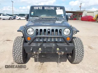 2008 Jeep Wrangler Unlimited Sahara with VIN 1J4GA591X8L520621, listed as a IAAI auction lot 42525613 with 184,239 mi miles and . Bid and sale history available at DreamBid. Image 6.