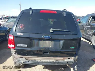 2010 Ford Escape XLT with VIN 1FMCU0DG1AKA15388, listed as a IAAI auction lot 41752399 with 189,655 mi miles. Bid and sale history available at carsss.com. Image 17.