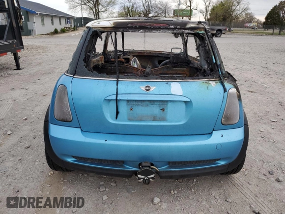 2005 MINI Hardtop S z VIN WMWRE33465TD90424, wystawiony jako Copart lot #50558185 z przebiegiem Nie podano mil oraz Nie do naprawy • Non repairable. Historia ofert i sprzedaży dostępna na DreamBid. Obrazek 6.