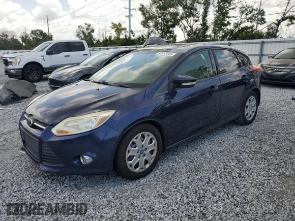 2012 Ford Focus SE z VIN 1FAHP3K22CL126478, wystawiony jako Copart lot #60053565 z przebiegiem 130 887 mil mil oraz Czysty tytuł • Clean title. Historia ofert i sprzedaży dostępna na DreamBid. Obrazek 1.