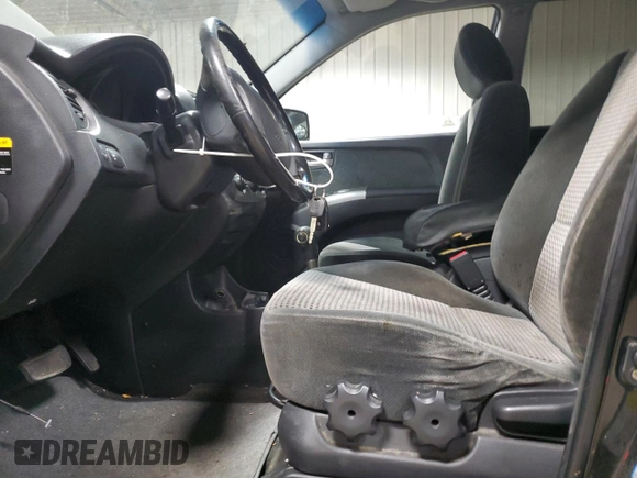 2005 Kia Sportage LX with VIN KNDJF723557033271, listed as a Copart auction lot 84699134 with 182,798 mi miles and Non Repairable. Bid and sale history available at carsss.com. Image 7.