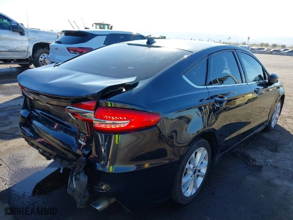 2020 Ford Fusion SE with VIN 3FA6P0HD2LR171467, listed as a IAAI auction lot 41380955 with 95,551 mi miles. Bid and sale history available at carsss.com. Image 4.