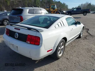 2006 Ford Mustang Standard with VIN 1ZVHT80N365135356, listed as a IAAI auction lot 41118834 with 190,401 mi miles. Bid and sale history available at carsss.com. Image 4.