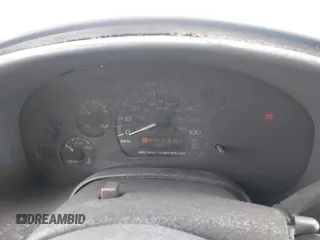 2005 Chevrolet Astro Cargo z VIN 1GCDM19X95B117941, wystawiony jako IAAI lot #41787724 z przebiegiem 118 617 mil mil oraz . Historia ofert i sprzedaży dostępna na DreamBid. Obrazek 7.