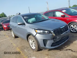 2020 Kia Sorento L with VIN 5XYPG4A33LG701186, listed as a IAAI auction lot 39941893 with 190,765 mi miles. Bid and sale history available at carsss.com. Image 1.