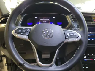 2024 Volkswagen Tiguan SE с VIN 3VV3B7AX8RM082650, выставлен на аукционе IAAI как лот 42853001 с пробегом 19 677 миль миль и . История ставок и продаж доступна на DreamBid. Изображение 8.