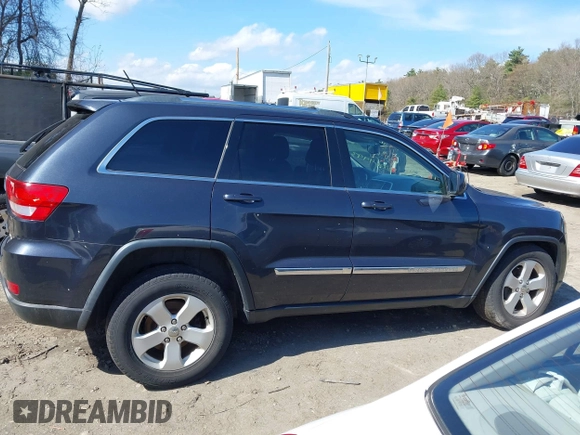 2013 Jeep Grand Cherokee Laredo with VIN 1C4RJFAG1DC592371, listed as a IAAI auction lot 42064993 with 136,154 mi miles. Bid and sale history available at carsss.com. Image 13.